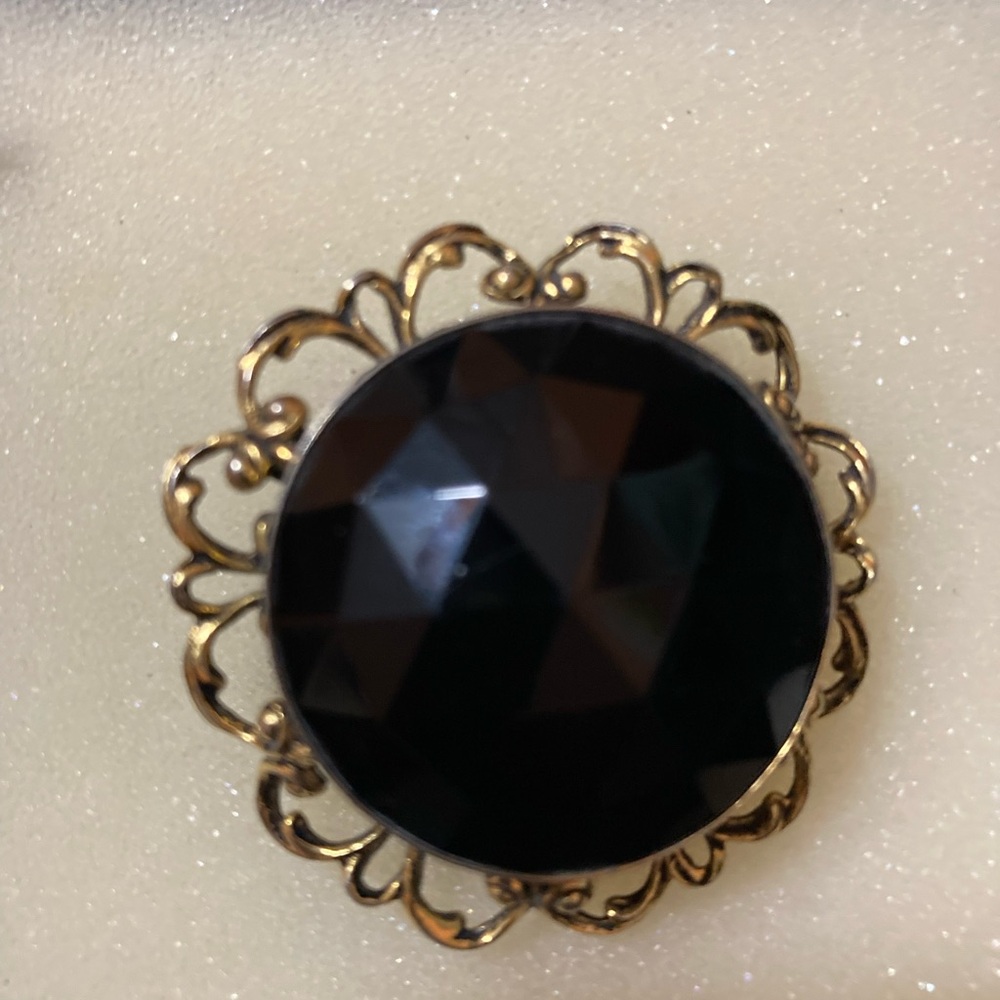 Filigree Gold Tone Metal Pin/Brooch w Black Faceted Stone. Pendant Bale. USED.